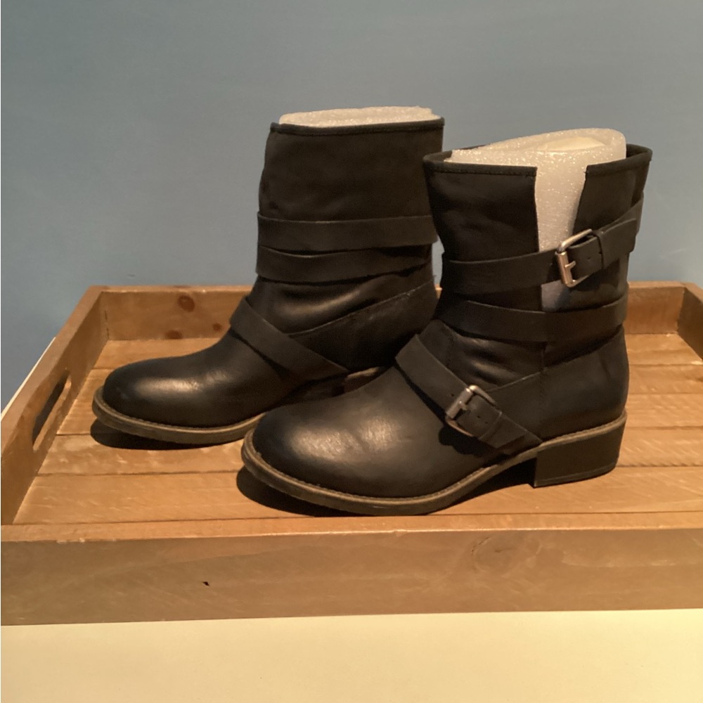 Lucky Brand Dallas woman’s boots Black size 12M/EU42. NWT